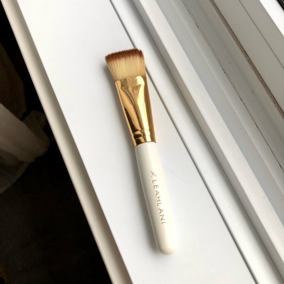 Leahlani Skincare Mask Brush | vegan, eco-friendly - Picture 1 of 5